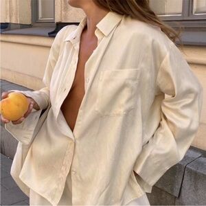 Djerf Avenue On The Go Shirt in Oyster